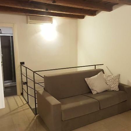 Casa Rossella Apartment เวโรนา ภายนอก รูปภาพ