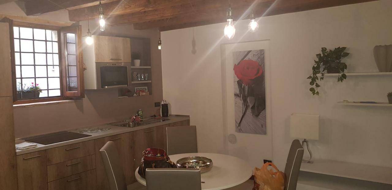 Casa Rossella Apartment เวโรนา ภายนอก รูปภาพ